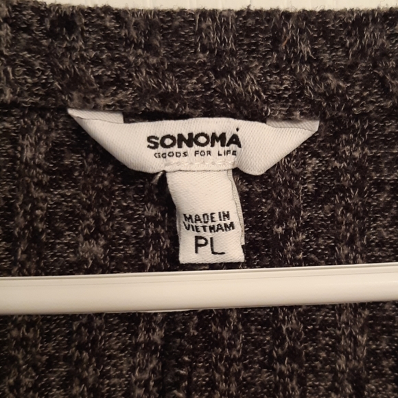 3/4 sleeve cropped top - Picture 2 of 3